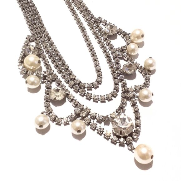 Vintage Rhinestone and Faux Pearl Silver Tone Bib Necklace - Picture 4 of 8